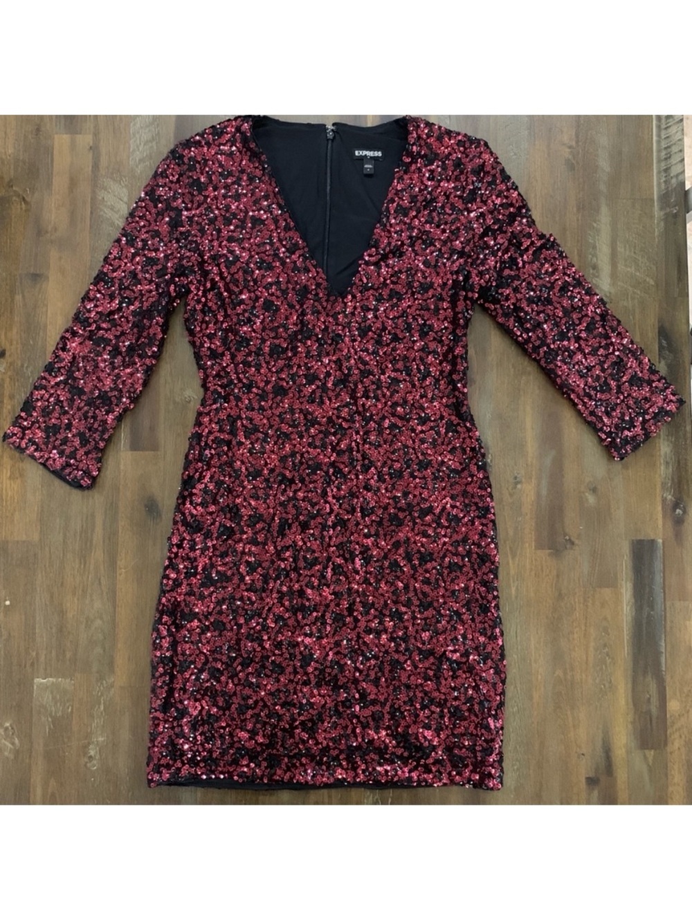Express red and black sequin party cocktail dress 3/4 sleeve v neck EUC